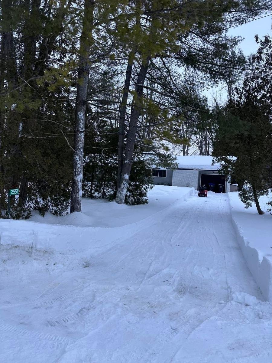 Long driveway cleared of snow